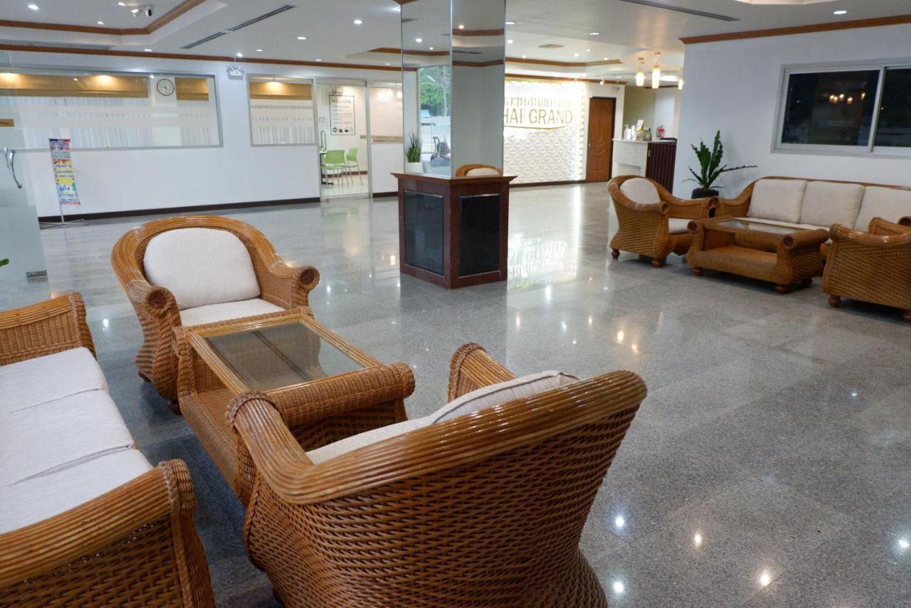 Auychai Grand Hotel Lang Suan Exterior foto