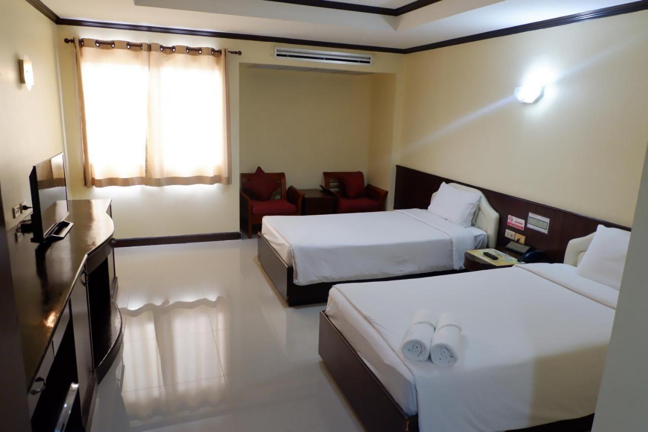 Auychai Grand Hotel Lang Suan Exterior foto