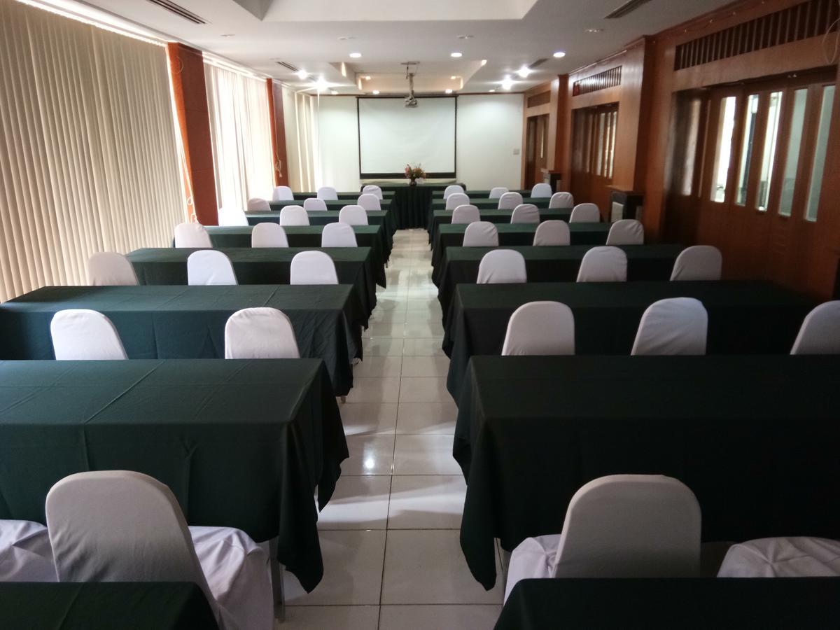 Auychai Grand Hotel Lang Suan Exterior foto